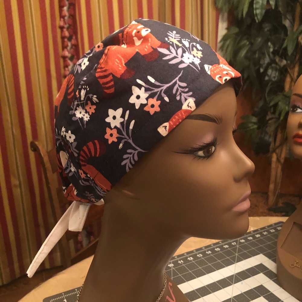 Surgical cap/scrub cap
